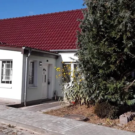 1 Apartment *